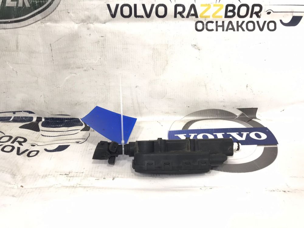 Форсунка омывателя фары правая Volvo S80 XC70 V70