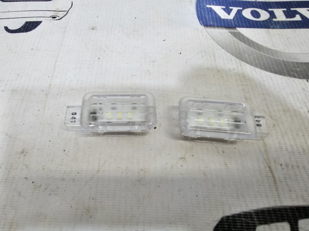 Плафон подсветки салона Land Rover Discovery 5