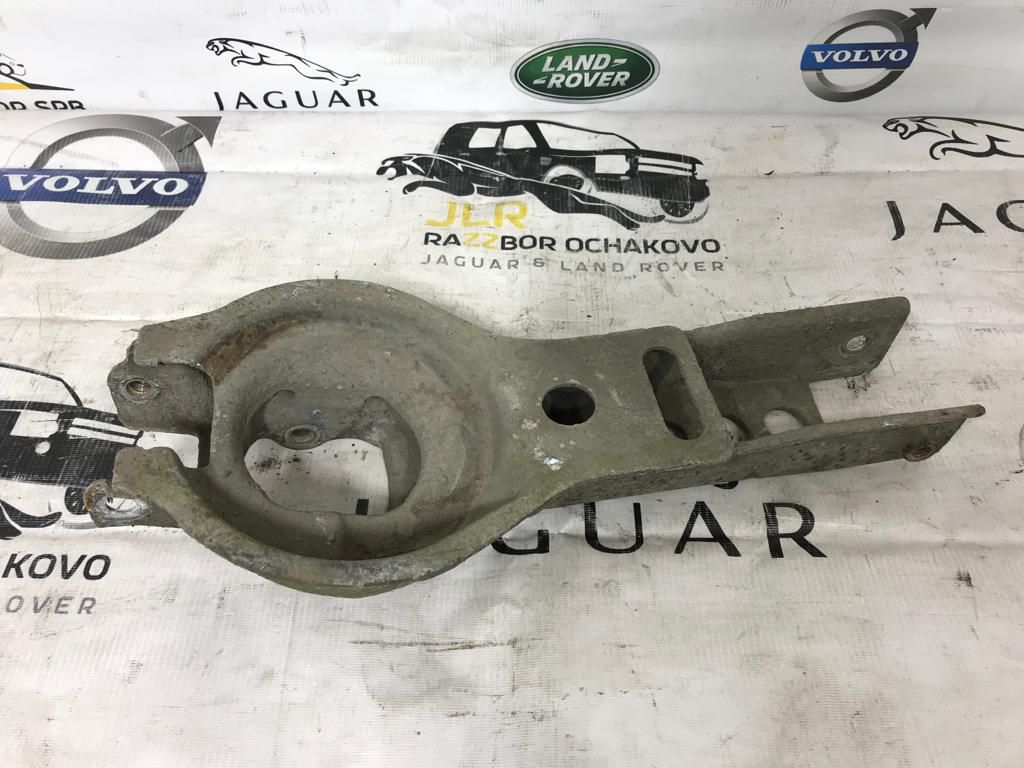 Рычаг задний нижний правый Volvo S60 S80 V70 P2