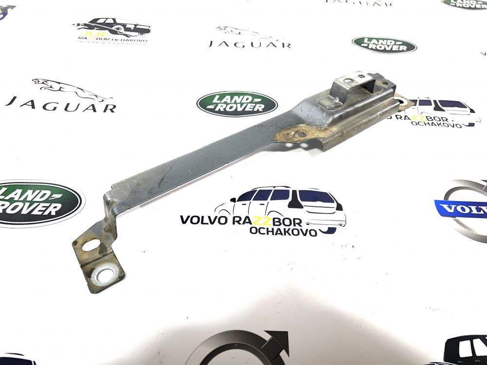 Кронштейн правого крыла верхний Volvo XC60 2017+