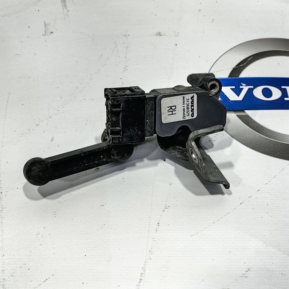 Датчик уровня кузова Volvo Spa передний правый
