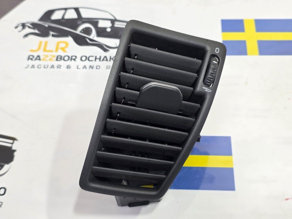 Дефлектор воздуховода правый Volvo XC90 3409399