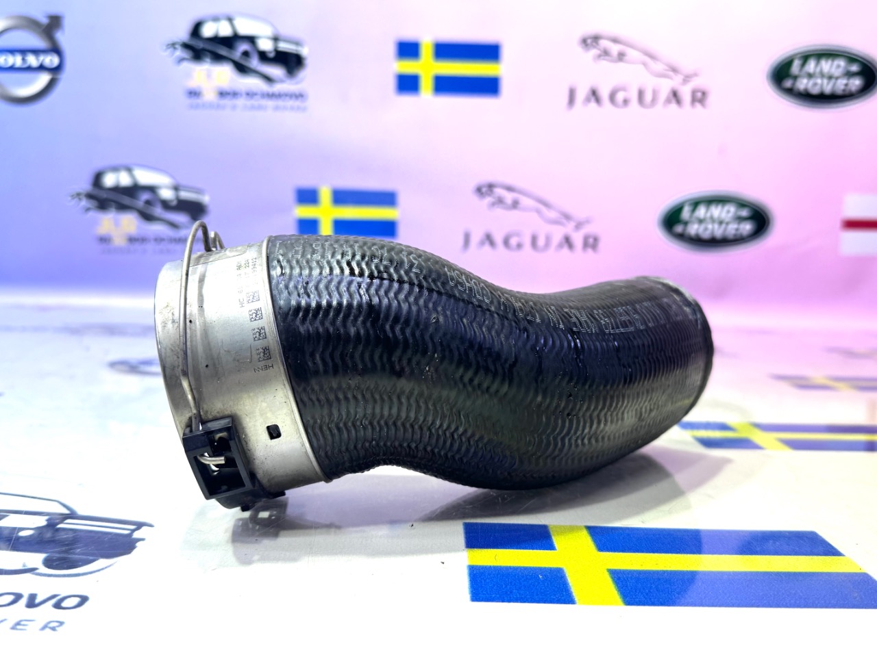 Патрубок интеркуллера Volvo S90 XC60 XC90 31657740