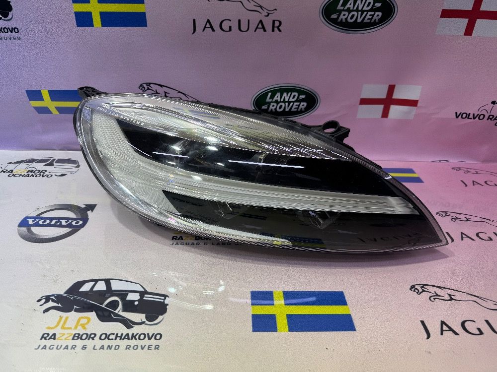 Фара правая LED Volvo V40 Cross Country 2016-2019