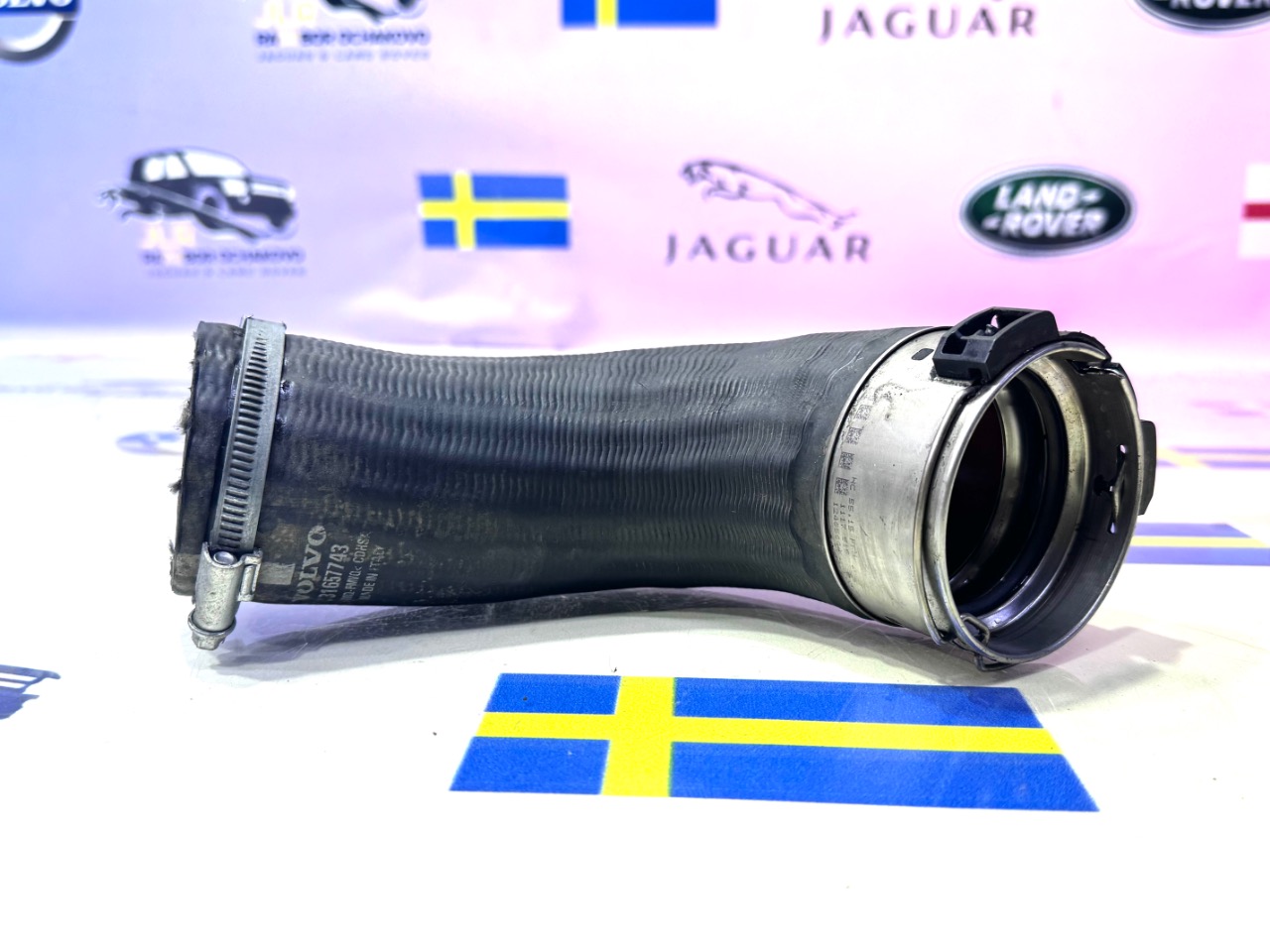 Патрубок интеркулера Volvo XC60 XC90 SPA 32222268