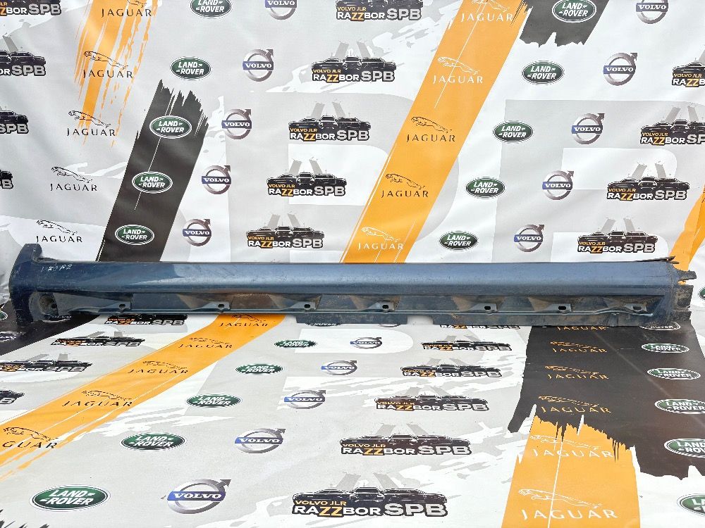 Накладка порога правая Volvo V70 2004-2007
