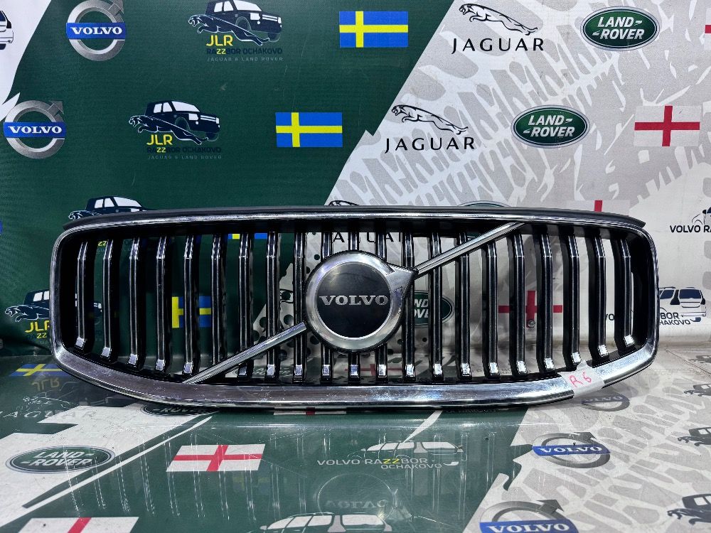 Решетка радиатора под камеру Volvo XC60 2021+