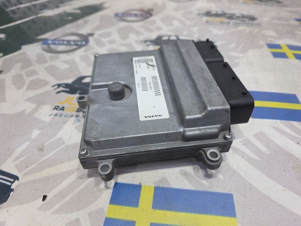 Блок управления двигателем Volvo S40 2.4 30729800